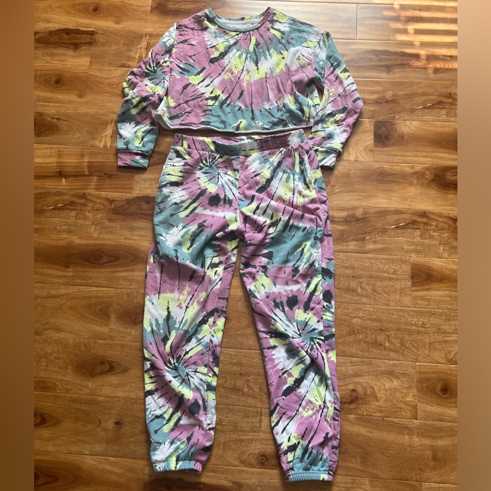 Colsie - Tie Dye Crop Top Sweat Suit - Sz M